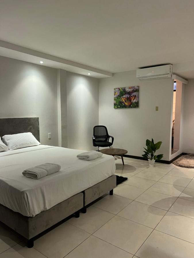 Hotel Ritzz 帕拉马里博 外观 照片