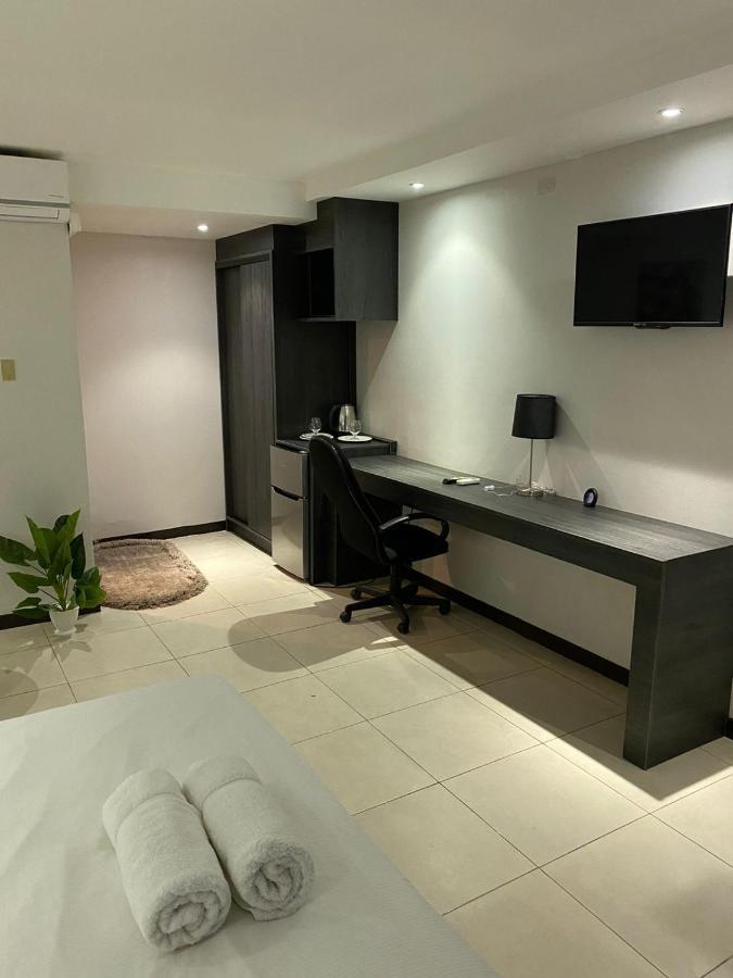 Hotel Ritzz 帕拉马里博 外观 照片