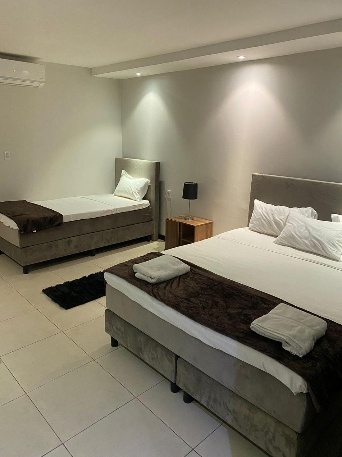 Hotel Ritzz 帕拉马里博 外观 照片